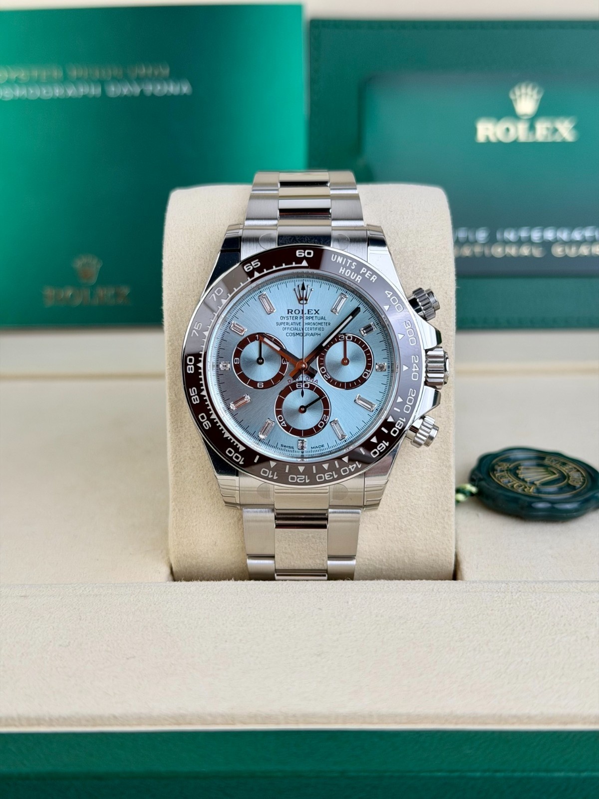 Rolex Daytona UNWORN 2026 Iceblue Blue 40mm Baguette Diamond Oyster 126506