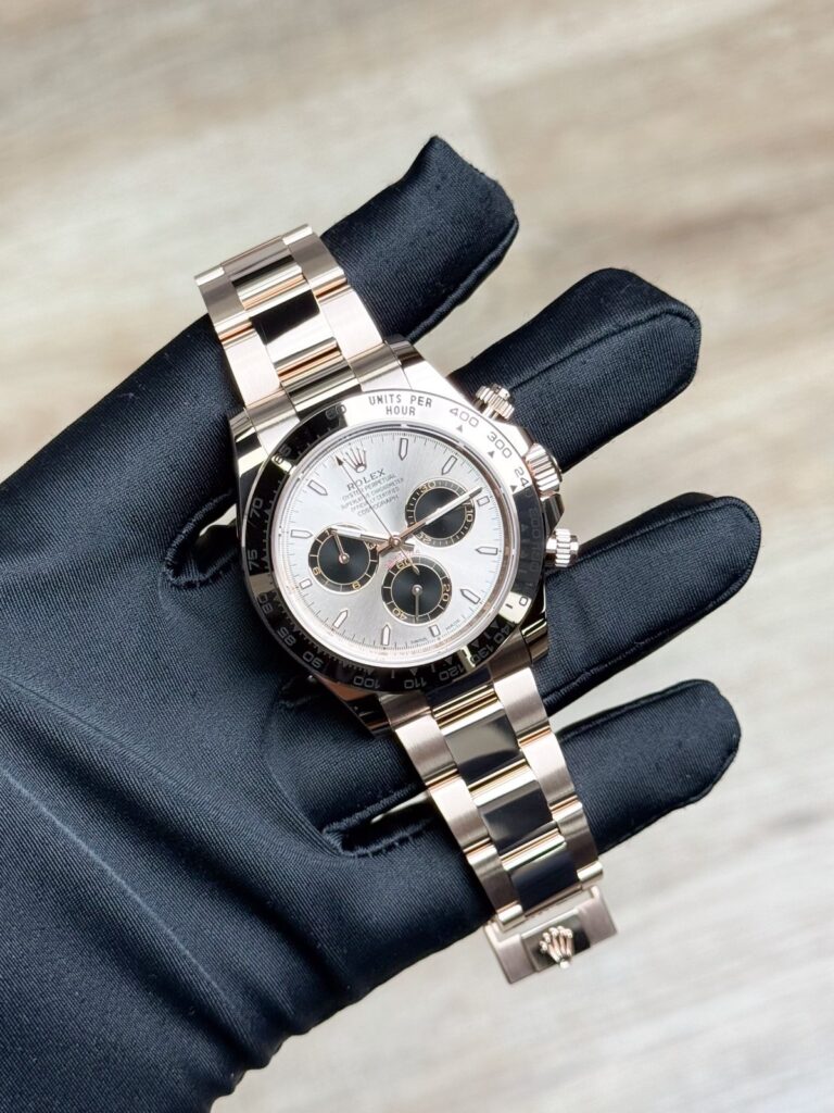 Rolex Daytona UNWORN 2026 Sundust/Black 40mm Index Oyster 126505