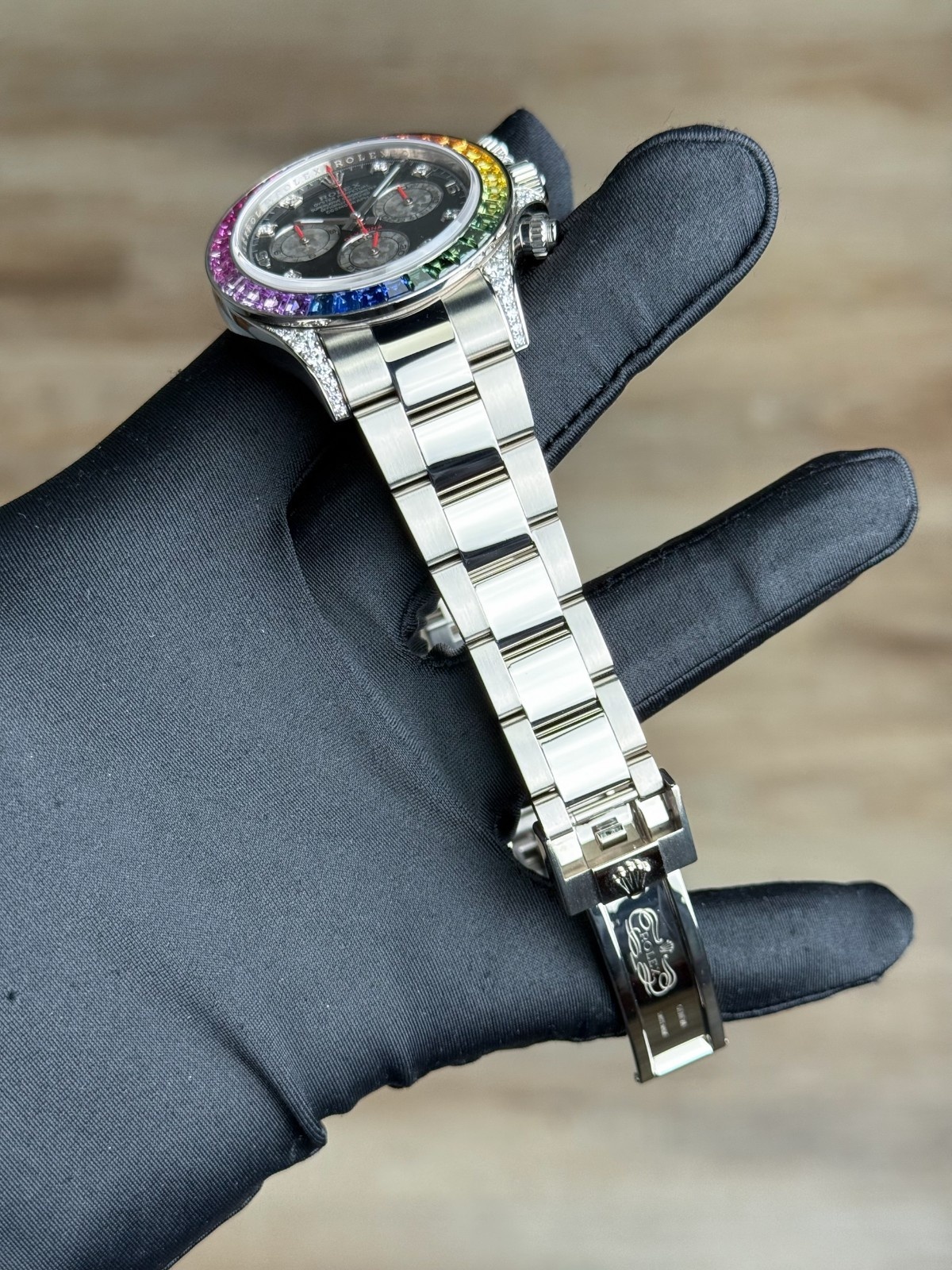 Rolex Daytona 40 Black Diamond Rainbow Saphhire Oyster Preowned 116599RBOW
