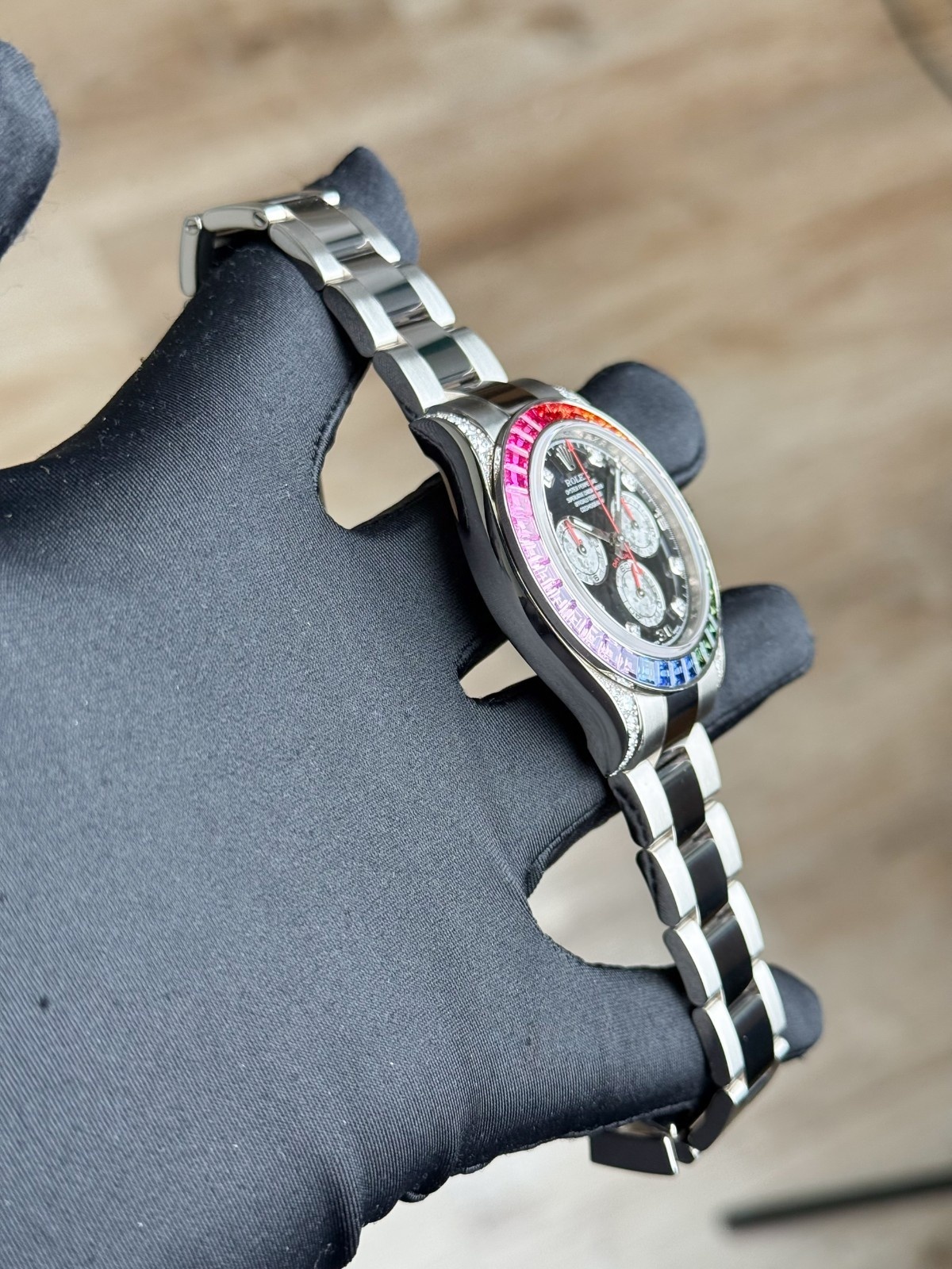 Rolex Daytona 40 Black Diamond Rainbow Saphhire Oyster Preowned 116599RBOW