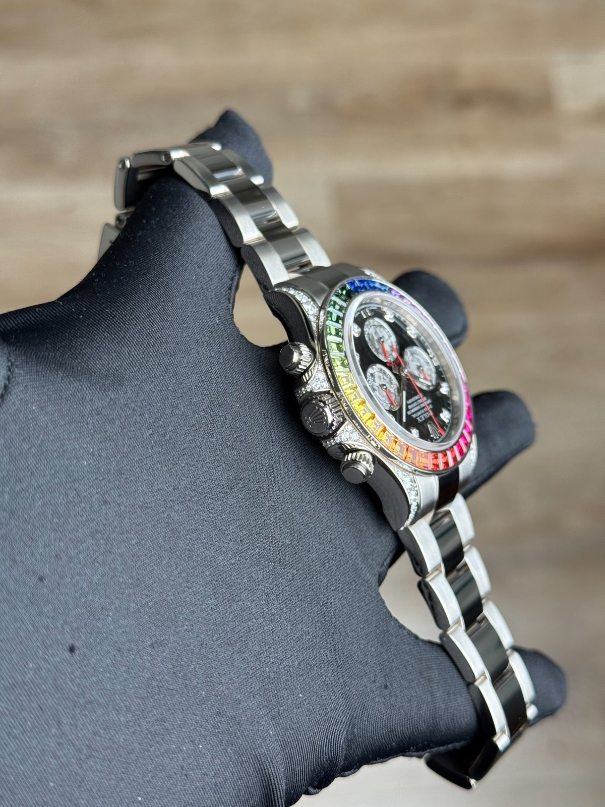 Rolex Daytona 40 Black Diamond Rainbow Saphhire Oyster Preowned 116599RBOW