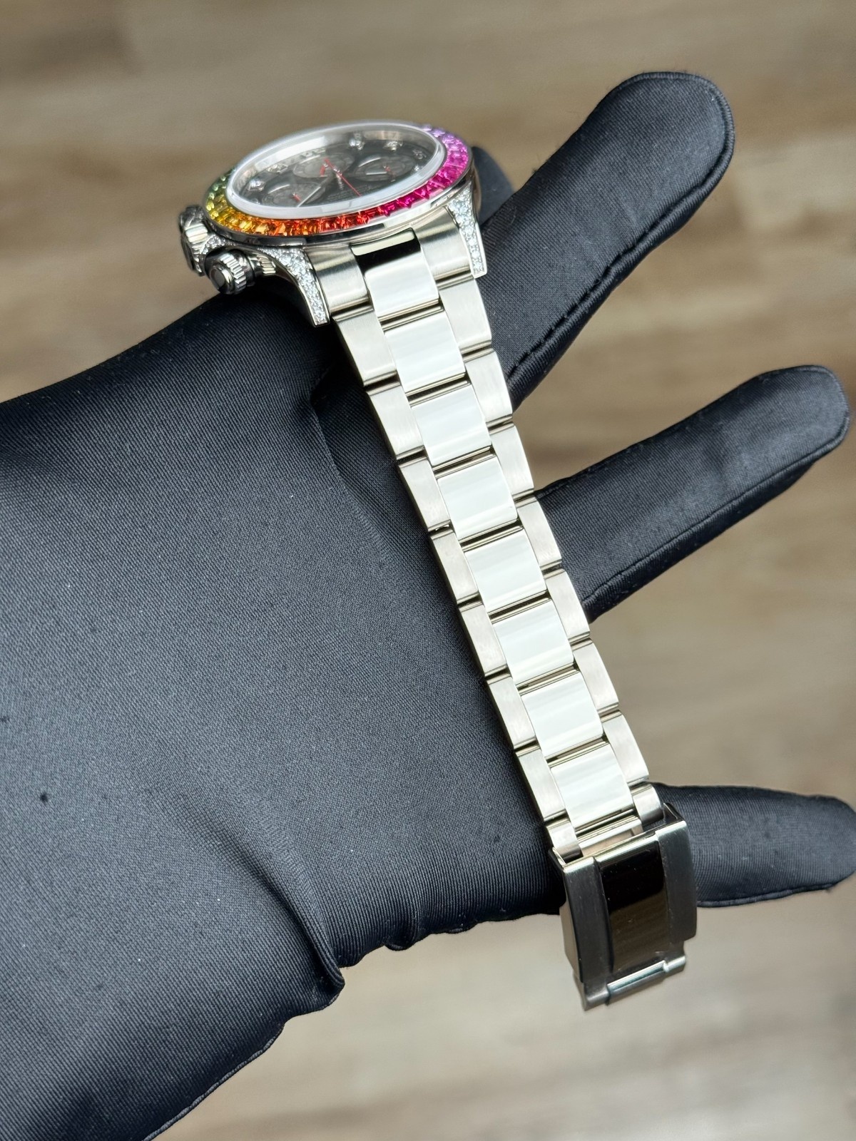 Rolex Daytona 40 Black Diamond Rainbow Saphhire Oyster Preowned 116599RBOW