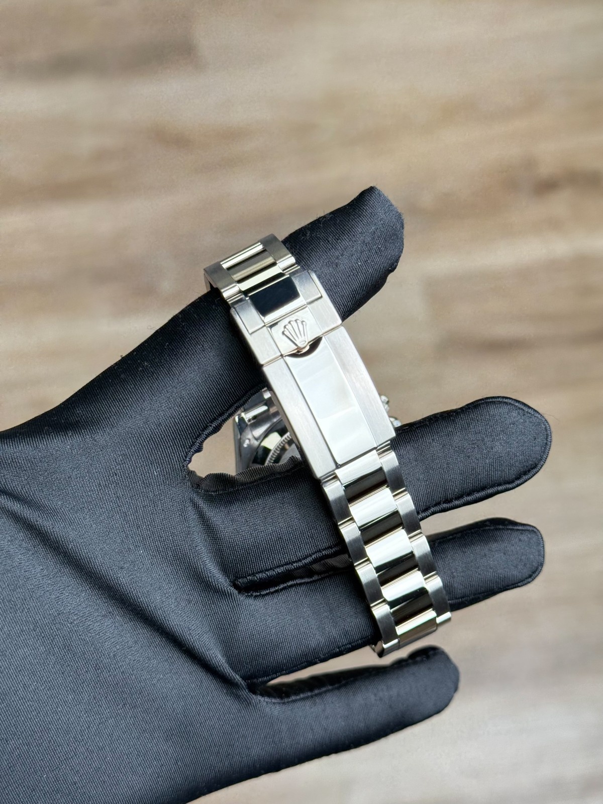 Rolex Daytona 40 Black Diamond Rainbow Saphhire Oyster Preowned 116599RBOW