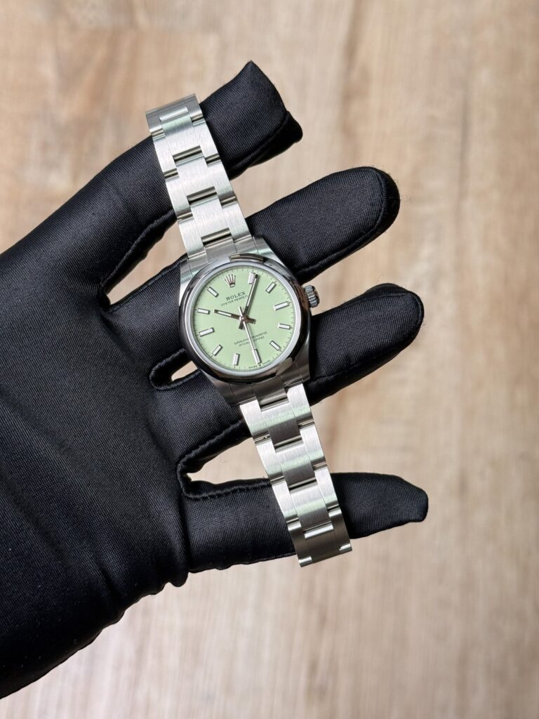 Rolex Oyster Perpetual 31 Pistachio Smooth Oyster 2026 Unworn 277200