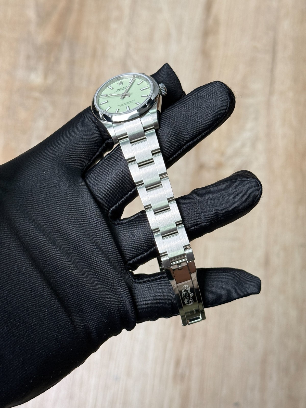 Rolex Oyster Perpetual 31 Pistachio Smooth Oyster 2026 Unworn 277200