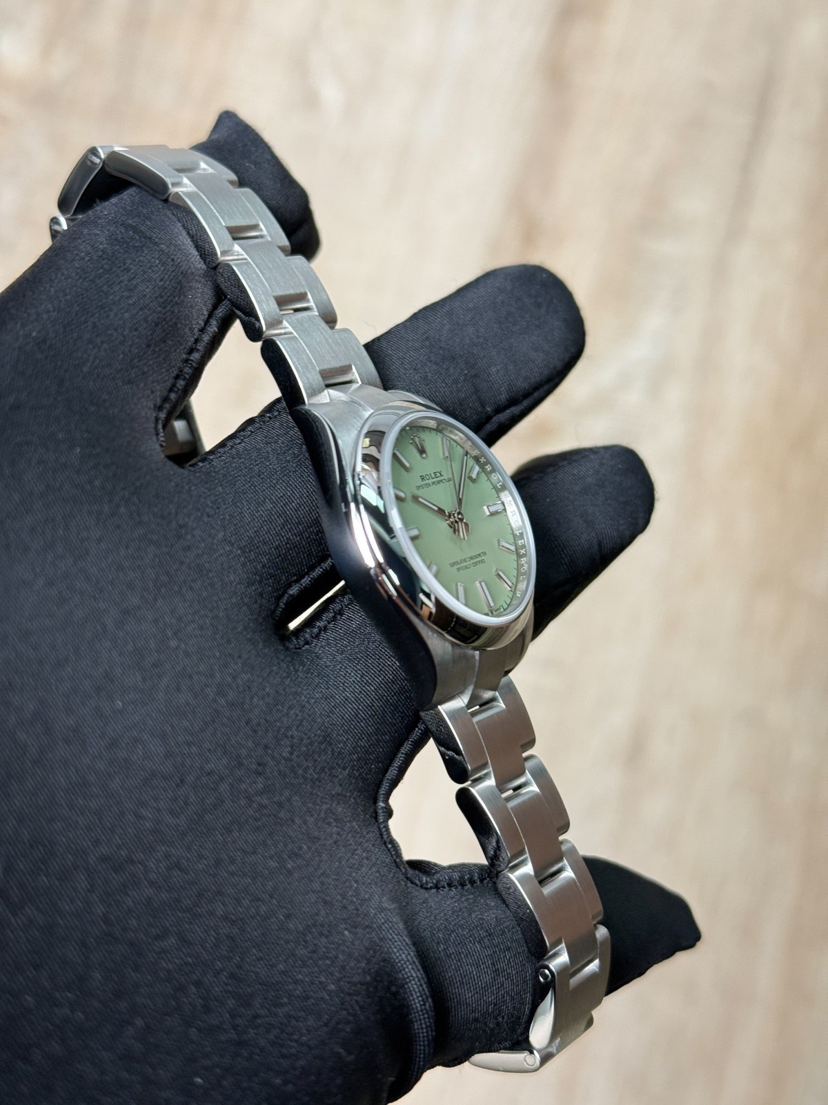 Rolex Oyster Perpetual 31 Pistachio Smooth Oyster 2026 Unworn 277200