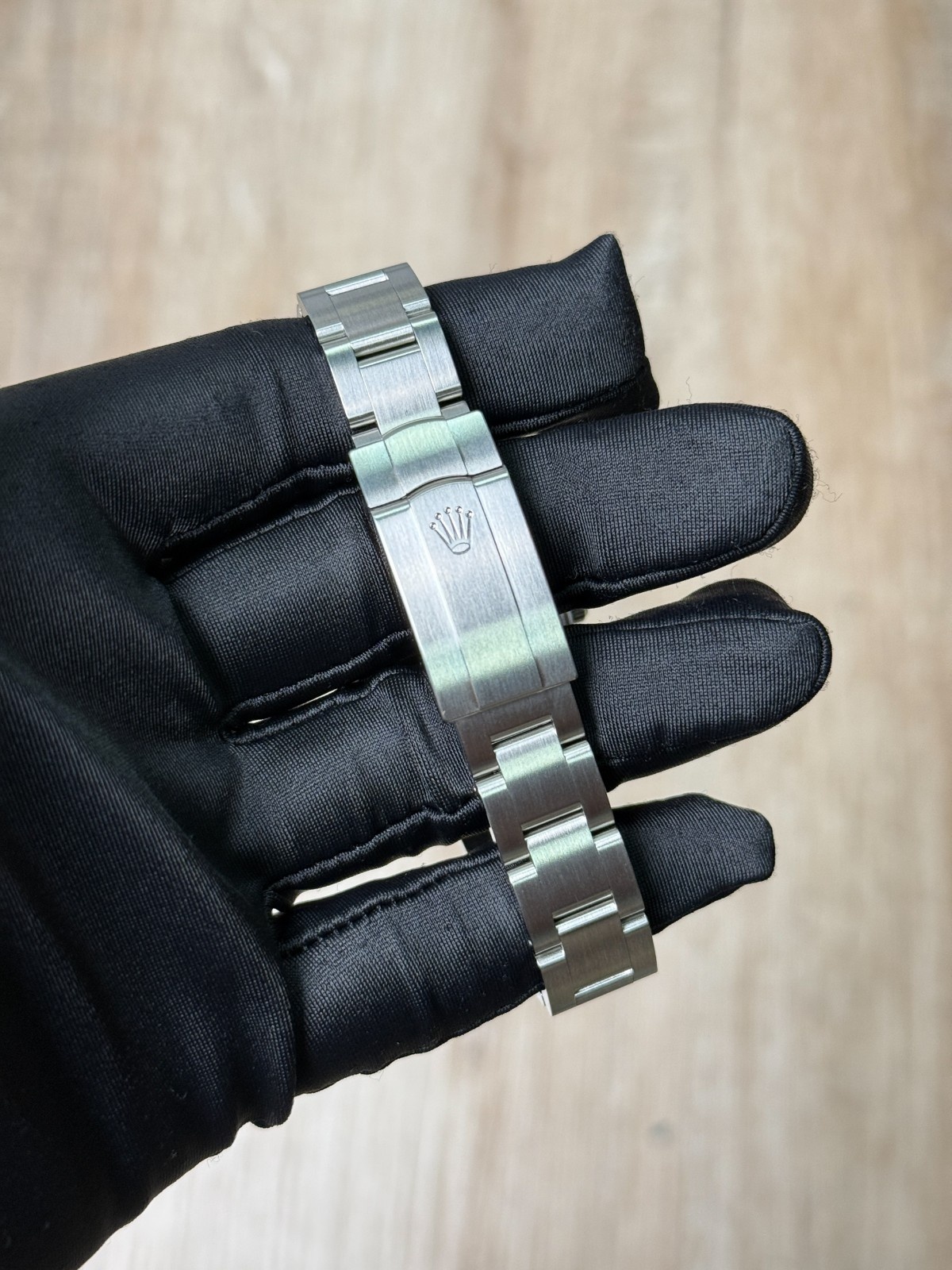 Rolex Oyster Perpetual 31 Pistachio Smooth Oyster 2026 Unworn 277200