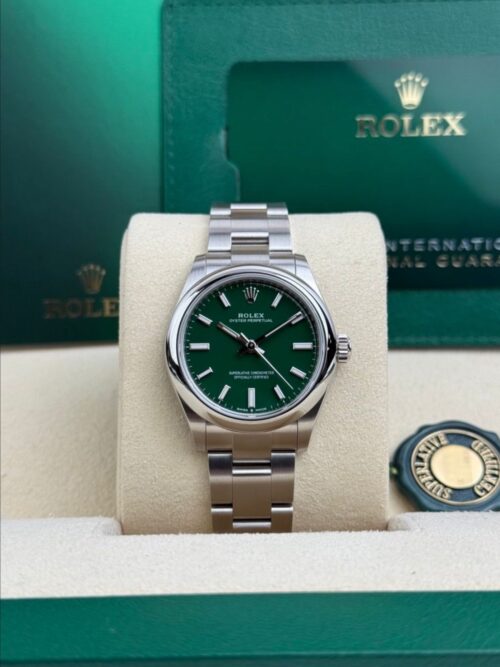 Rolex Oyster Perpetual 31mm UNWORN 2026 Green Index Smoooth Oyster 277200