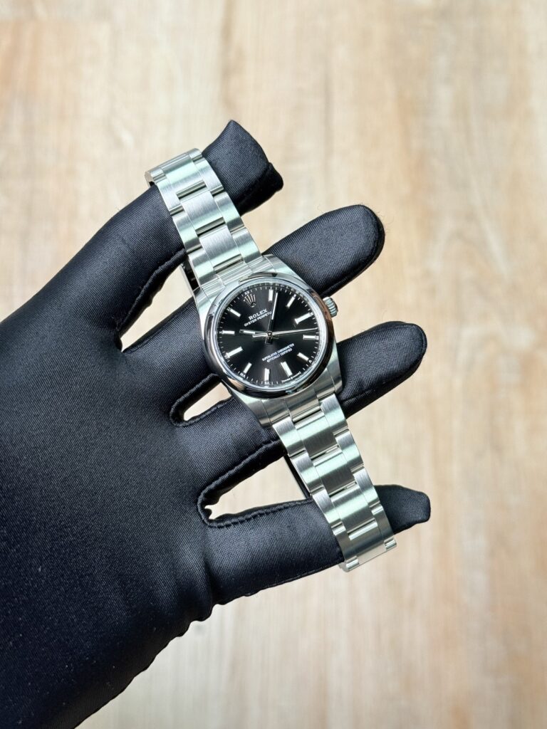 Rolex Oyster Perpetual 34 Black Smooth Oyster 2026 Unworn 124200