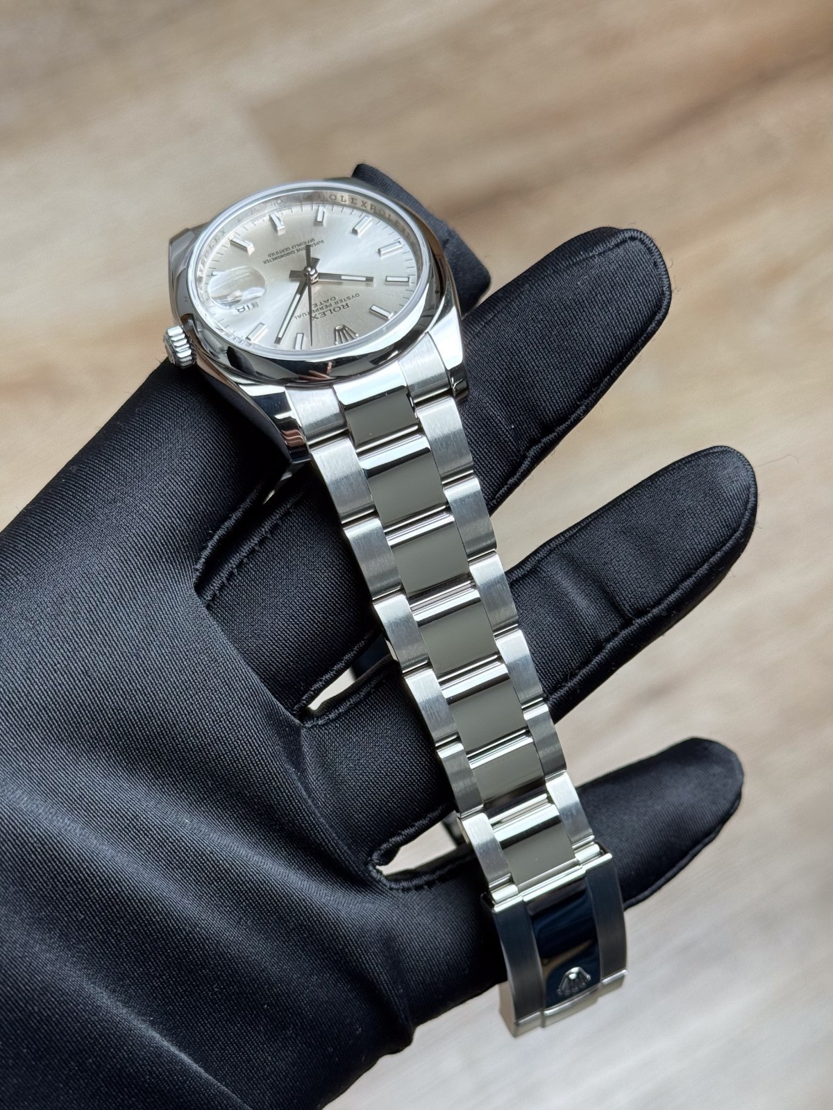 Rolex Oyster Perpetual 34mm 2018 Silver Index Smooth Oyster Preowned 115200