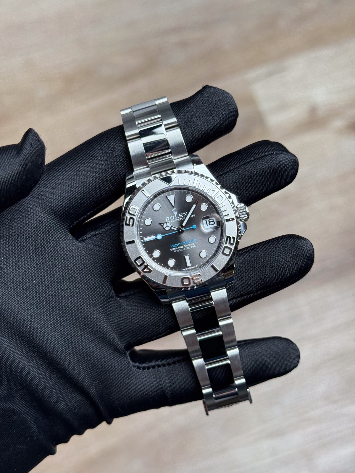 Rolex Yacht-Master 37mm 2019 Rhodium Grey Platinum Oyster Preowned 268622