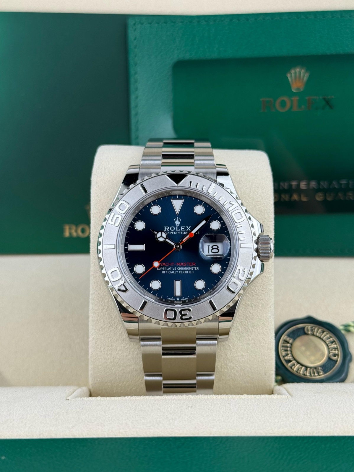 Rolex Yacht-Master 40 Blue Platinum Oyster 2026 Unworn 126622