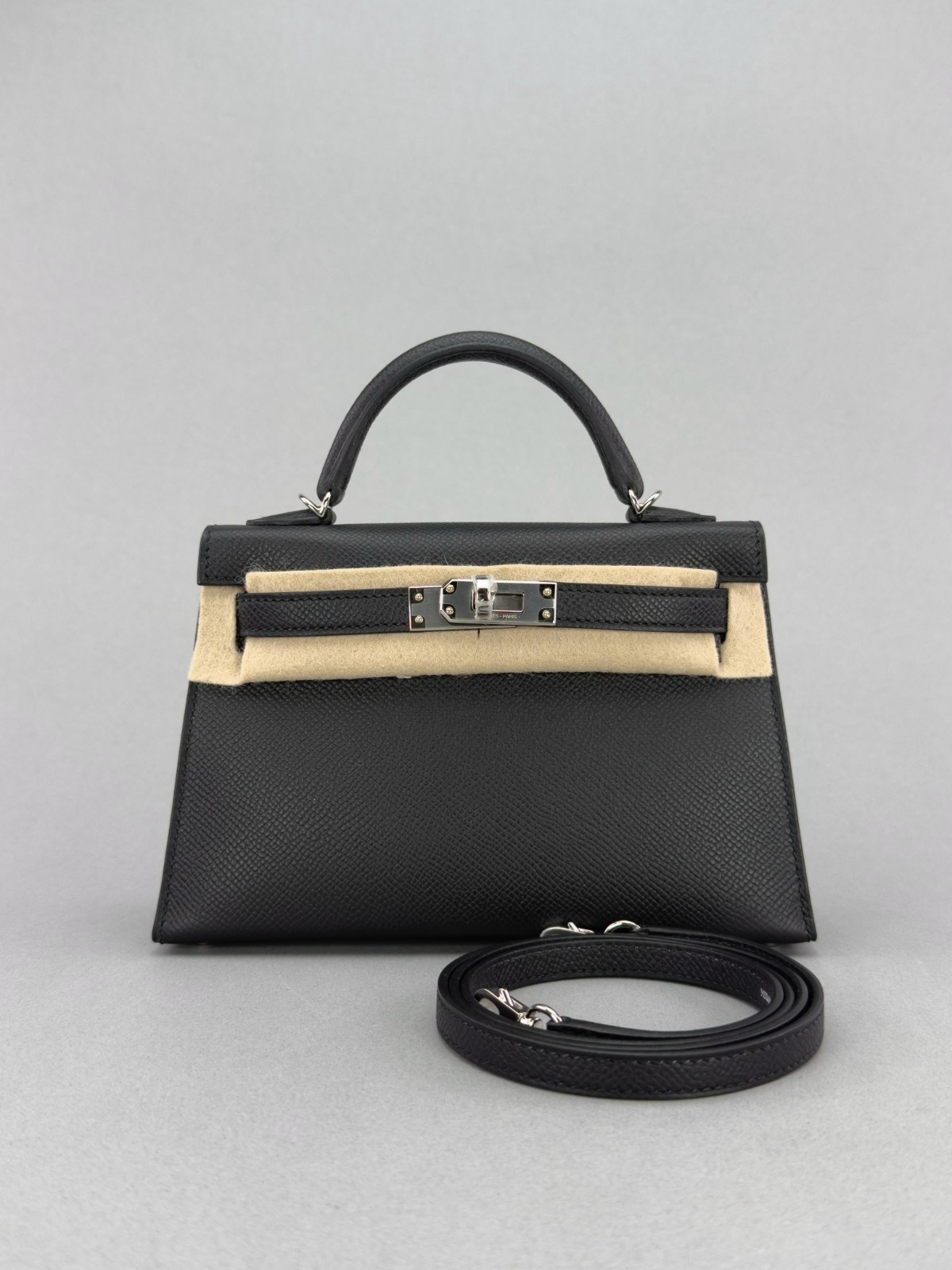 Hermes Mini Kelly 20 Sellier Epsom Black Palladium Hardware G Stamp 2026