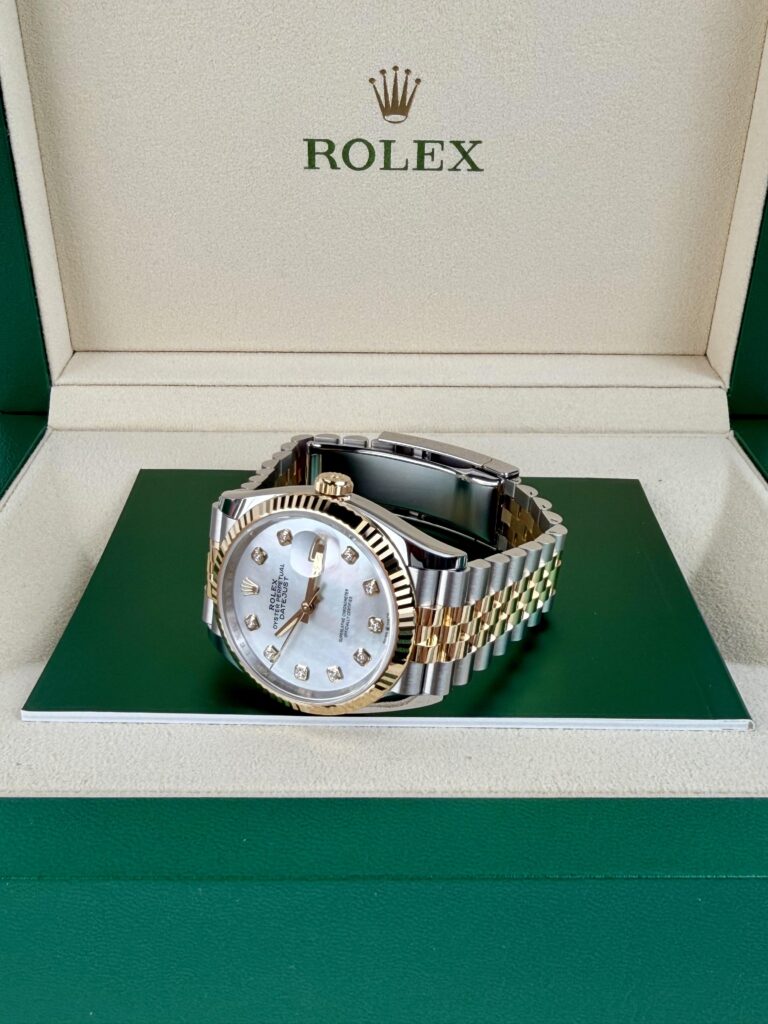 Rolex Datejust 36mm UNWORN 2026 MOP Pearl Diamond Fluted Jubilee 126233