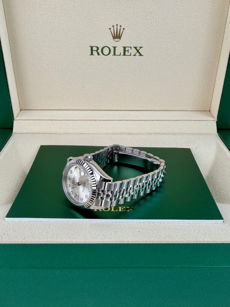 Rolex Datejust 28mm UNWORN 2026 Silver Star Diamonds Fluted Jubilee 279174