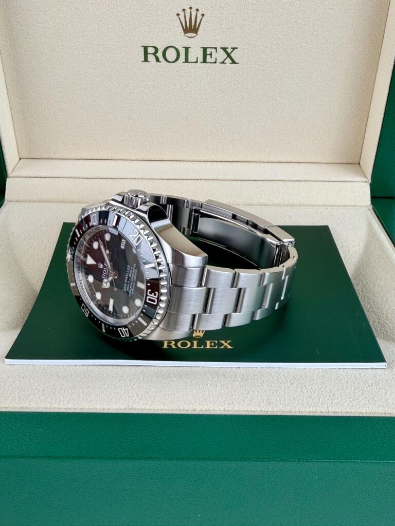 Rolex Sea-Dweller 43mm 2025 Black/Black Oyster Preowned 126600