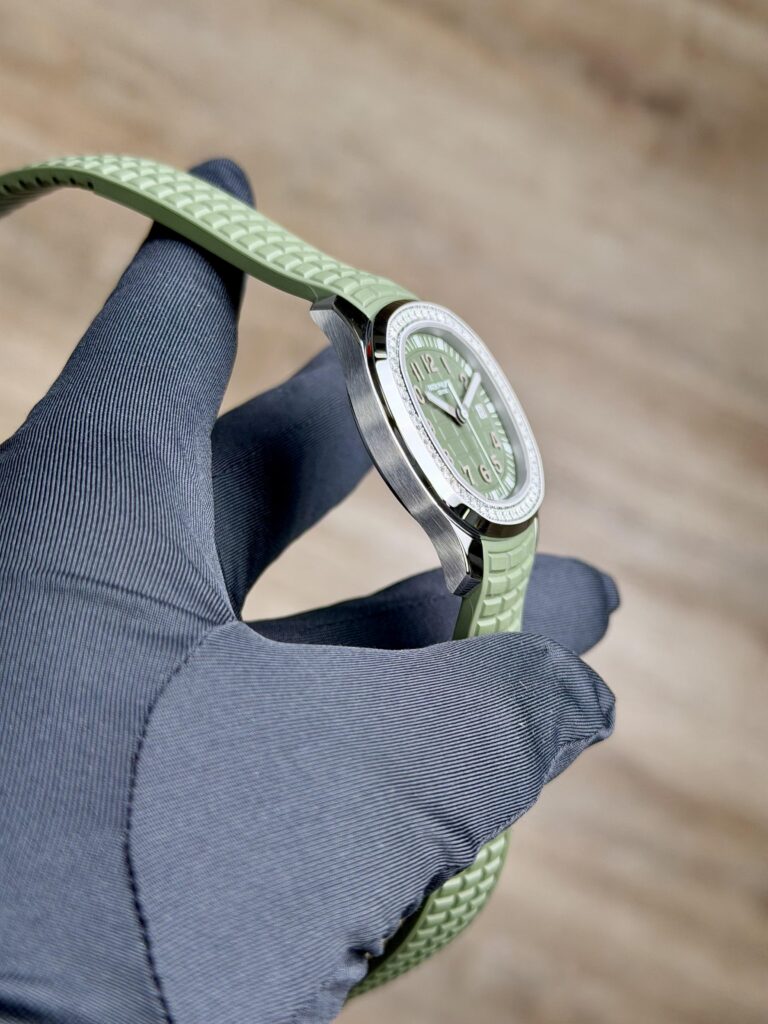 Patek Philippe Aquanaut Luce UNWORN 2026 38.8mm Khaki Green Arabic 5267/200A-011