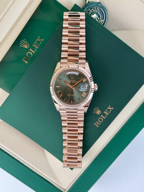 Rolex Day-date 36mm UNWORN 2026 Olive Green Roman Fluted President 128235