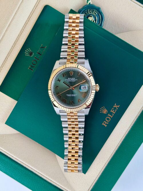 Rolex Datejust 41mm UNWORN 2026 Olive Green Roman Fluted Jubilee 126333