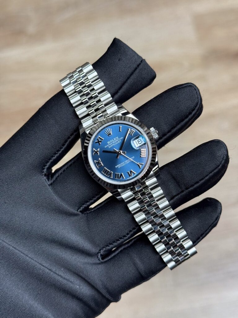 Rolex Datejust 31mm UNWORN 2026 Blue Roman Fluted Jubilee 278274