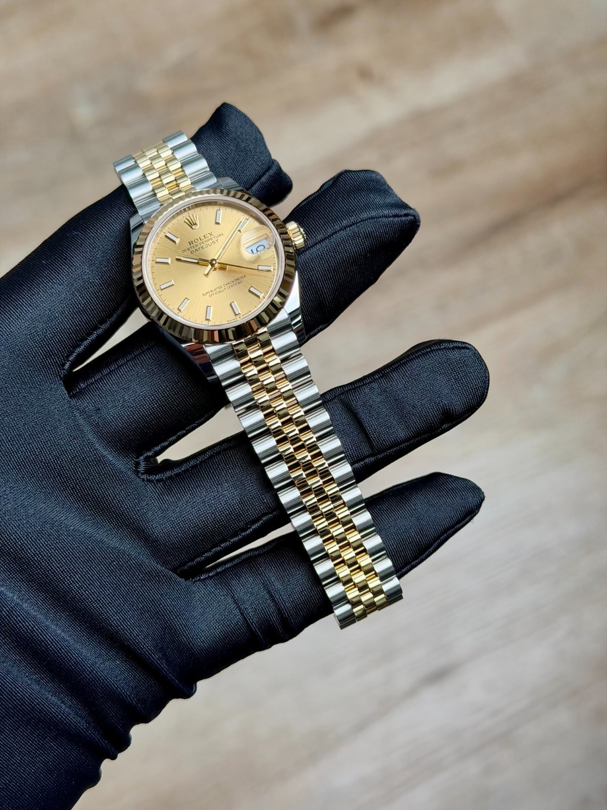 Rolex Datejust 31mm UNWORN 2026 Champagne Index Fluted Jubilee 278273