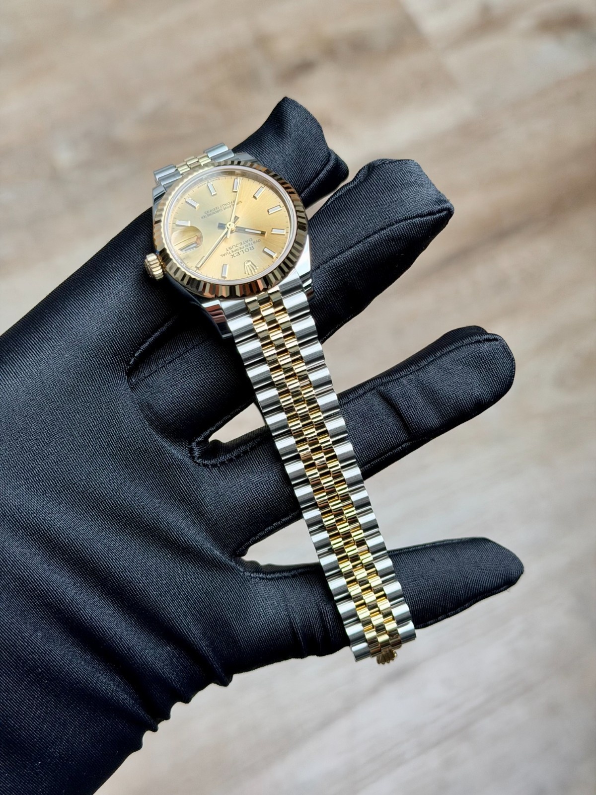 Rolex Datejust 31mm UNWORN 2026 Champagne Index Fluted Jubilee 278273