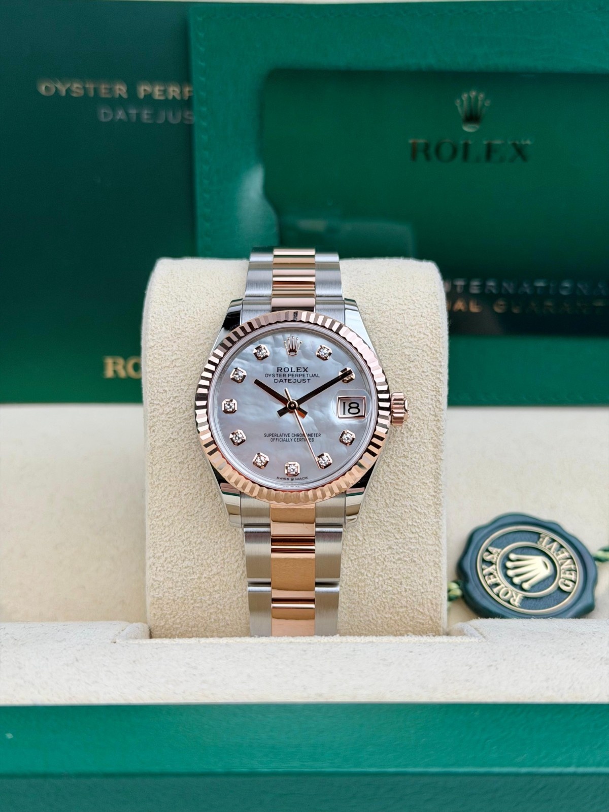 Rolex Datejust 31mm UNWORN 2026 MOP Pearl Diamond Fluted Oyster 278271