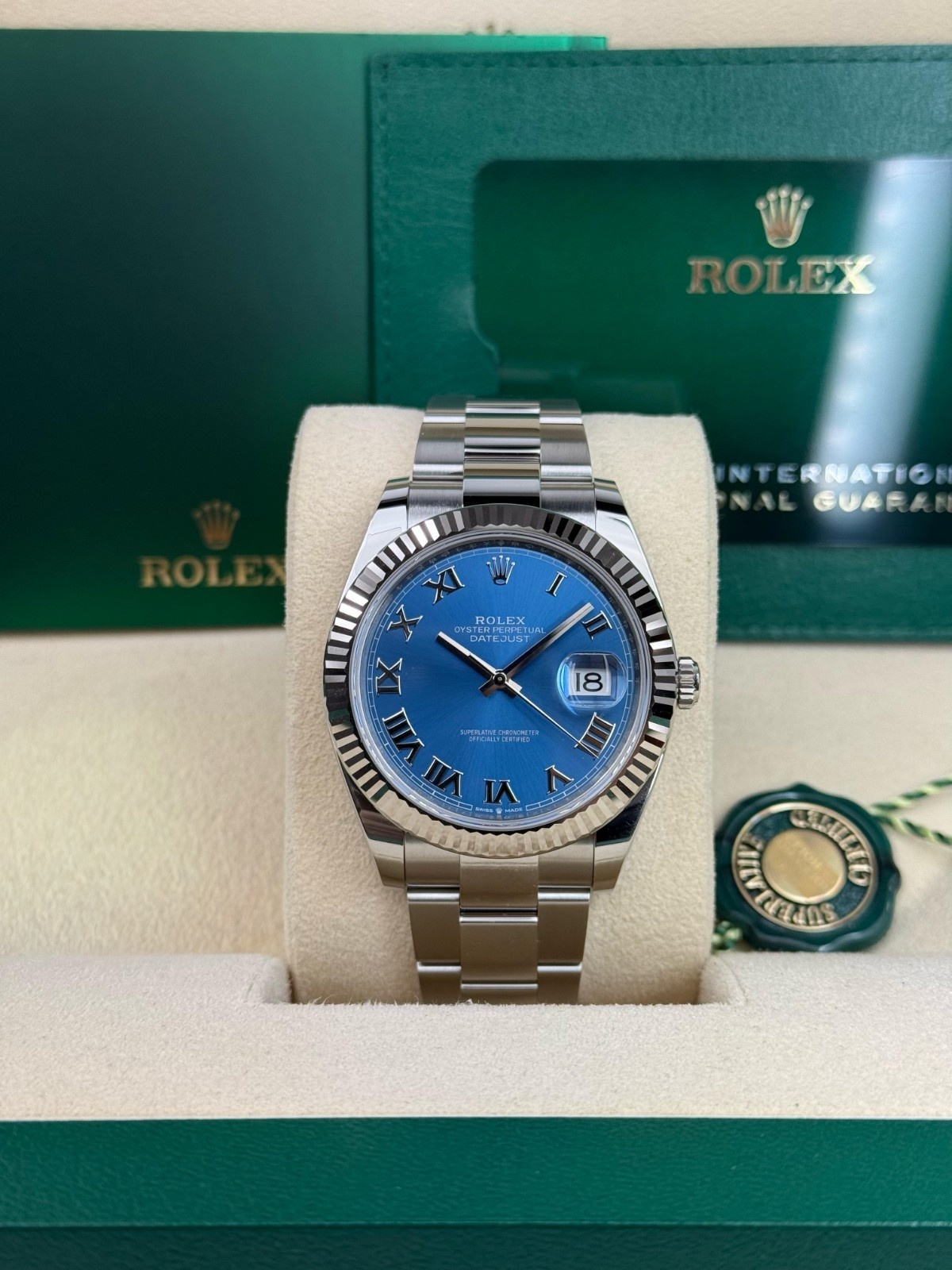Rolex Datejust 41mm UNWORN 2026 Blue Roman Fluted Bezel Oyster 126334