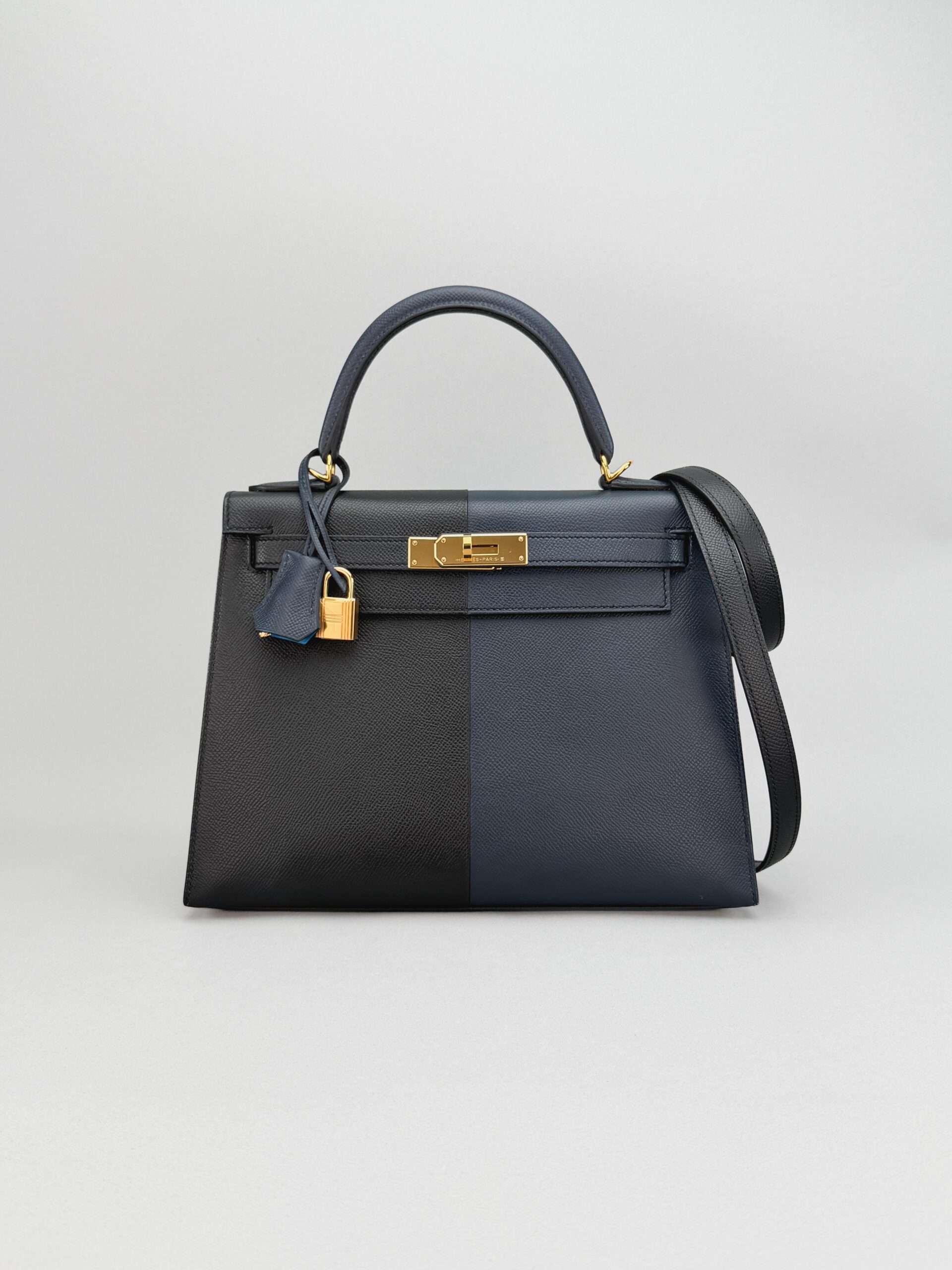 Hermes Kelly 28 Epsom Casaque Black/Blue Indigo Gold Hardware Preowned U Stamp