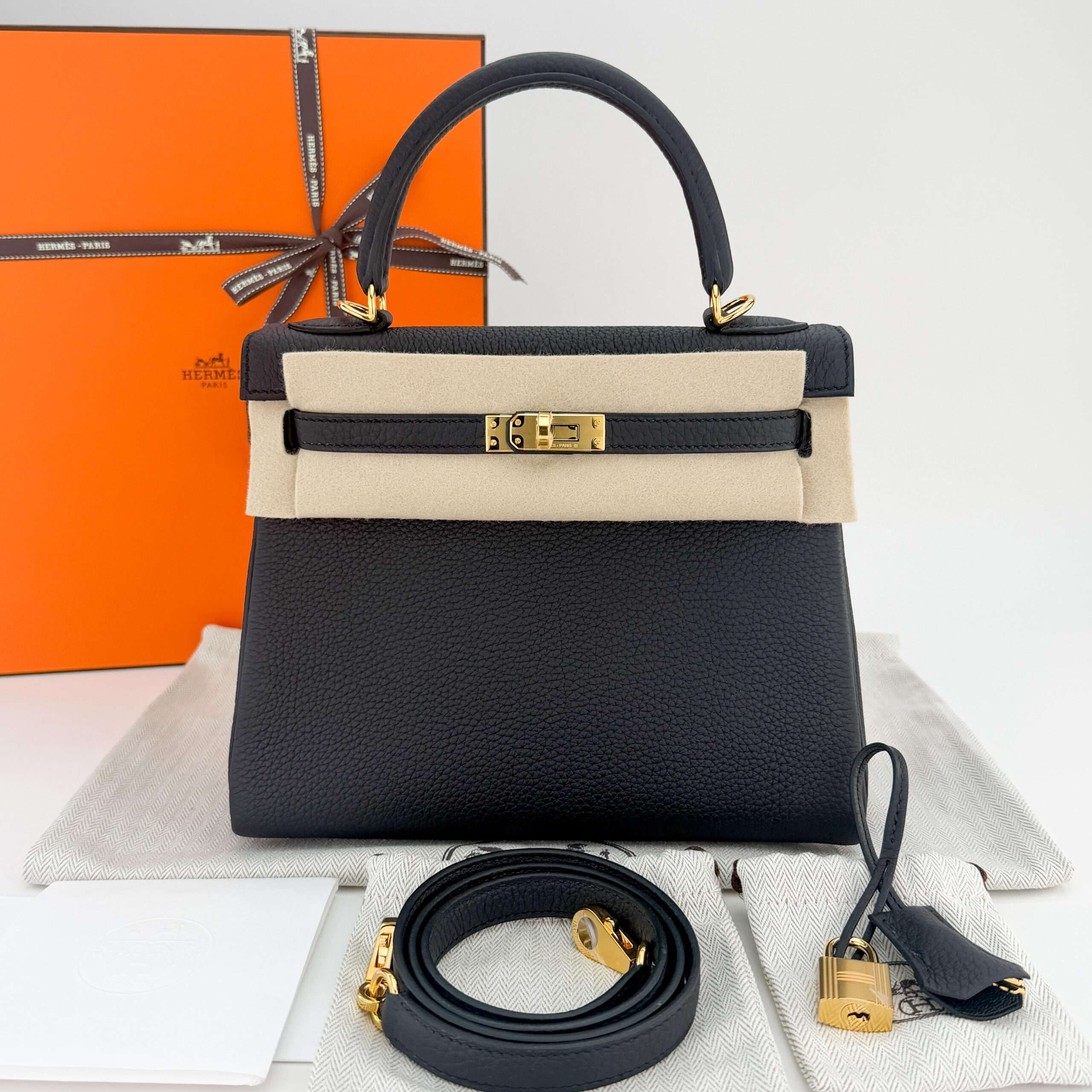 Hermes Kelly 25 Retourne Togo Black Gold Hardware G Stamp Unworn