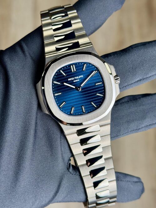 Patek Philippe Nautilus UNWORN 2026 Blue Sunburst Index 5810/1G-001