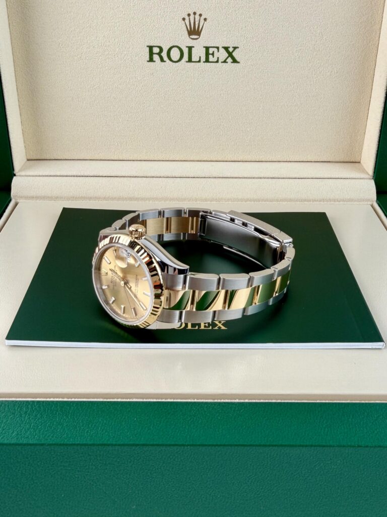 Rolex Datejust 31mm UNWORN 2026 Champagne Index Fluted Oyster 278273