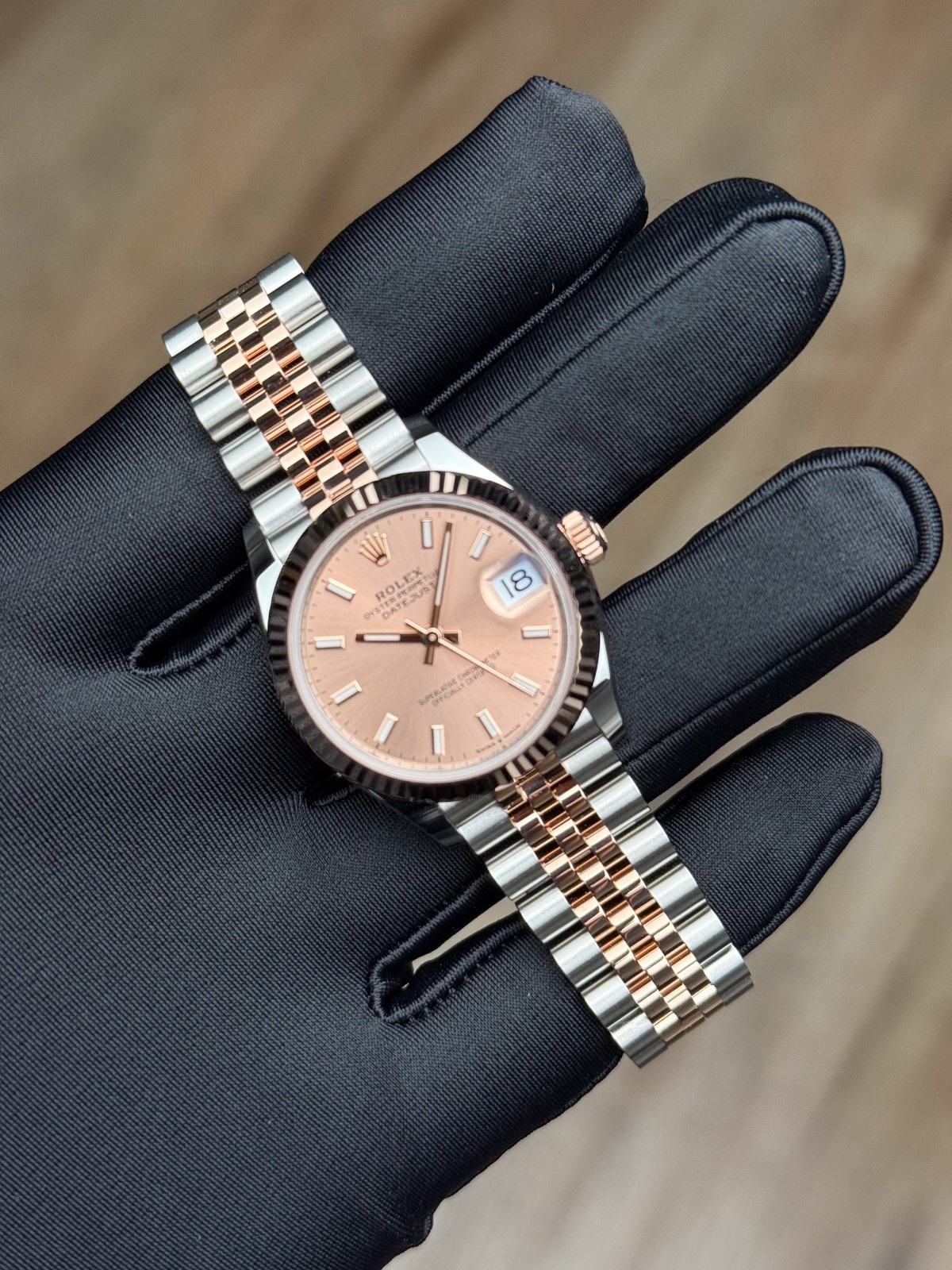 Rolex Datejust 31mm UNWORN 2026 Rose Pink Sundust Index Fluted Jubilee 278271
