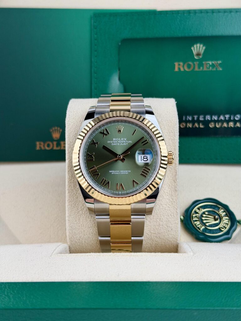 Rolex Datejust 41mm UNWORN 2026 Olive Green Roman Fluted Oyster 126333