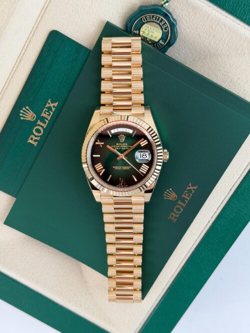 Rolex Day-Date 40mm UNWORN 2026 Green Ombre Roman Fluted President Wood 228238