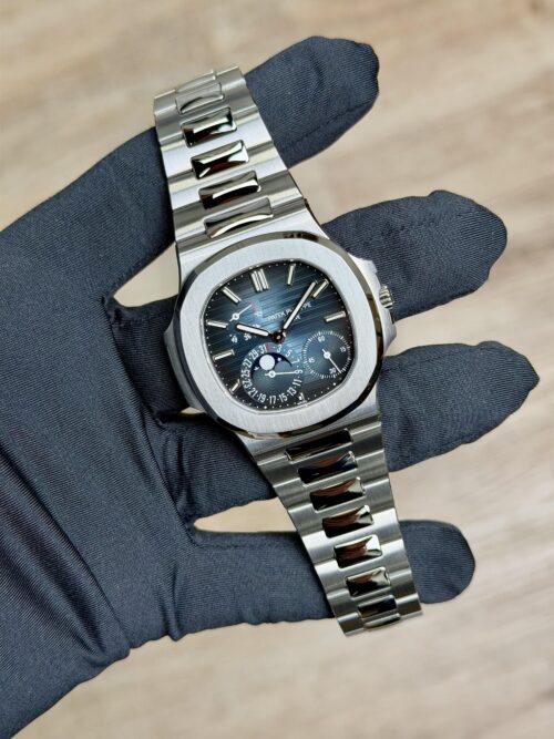 Patek Philippe Nautilus 40mm UNWORN 2025 Moon Phase Blue Black Index 5712/1A-001