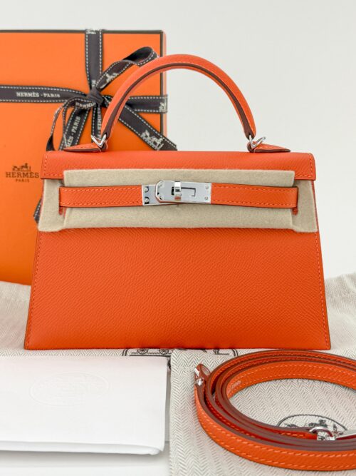 Hermes Mini Kelly 20 Sellier Epsom Feu Orange Palladium Hardware G Stamp Unworn