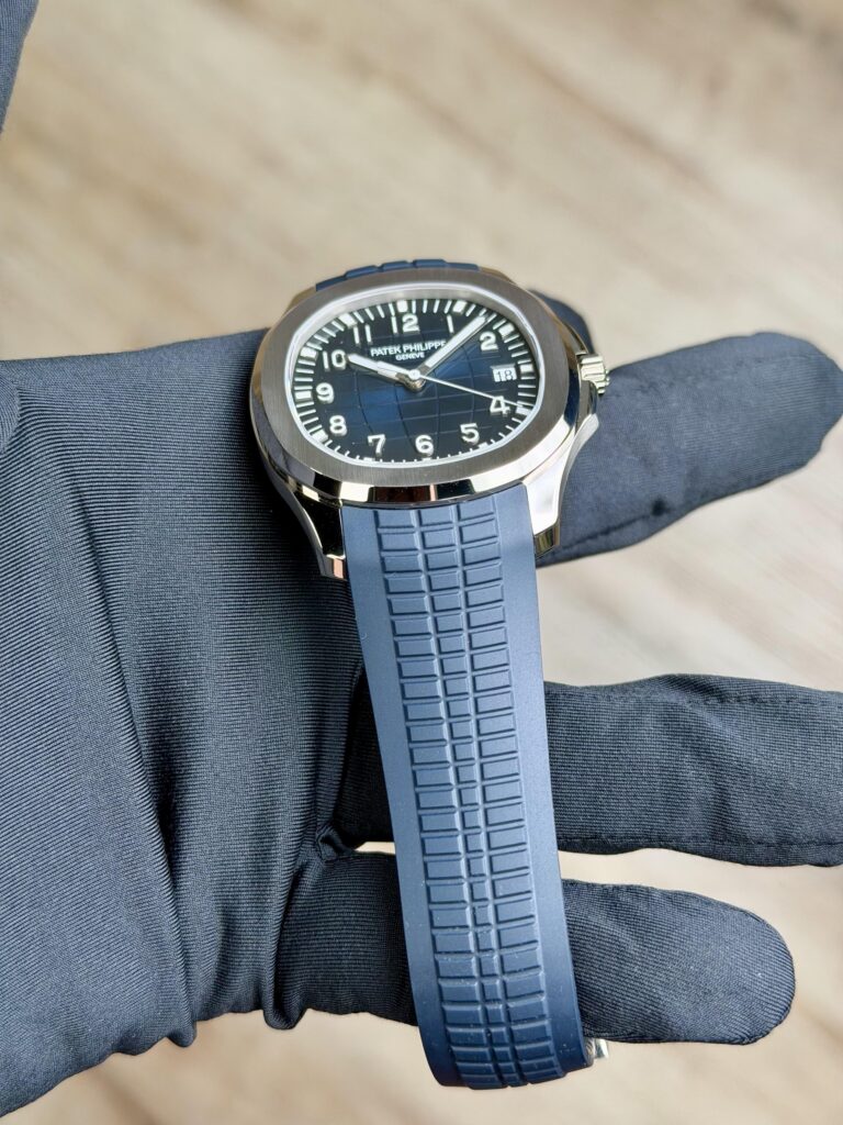 Patek Philippe Aquanaut Jumbo Blue Gradient Arabic 5168G-001