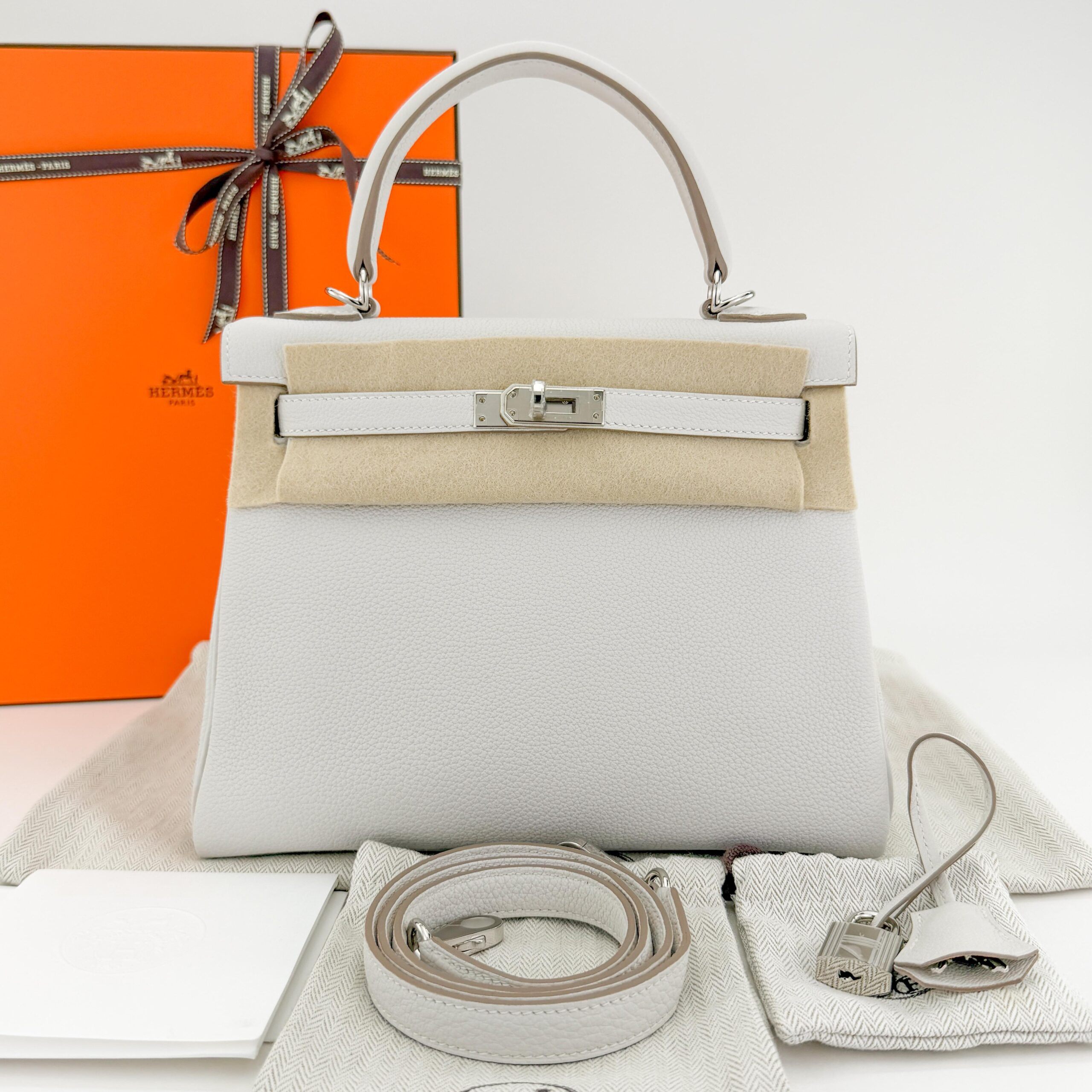 Hermes Kelly 25 Retourne Togo Gris Pale Palladium Hardware B Stamp