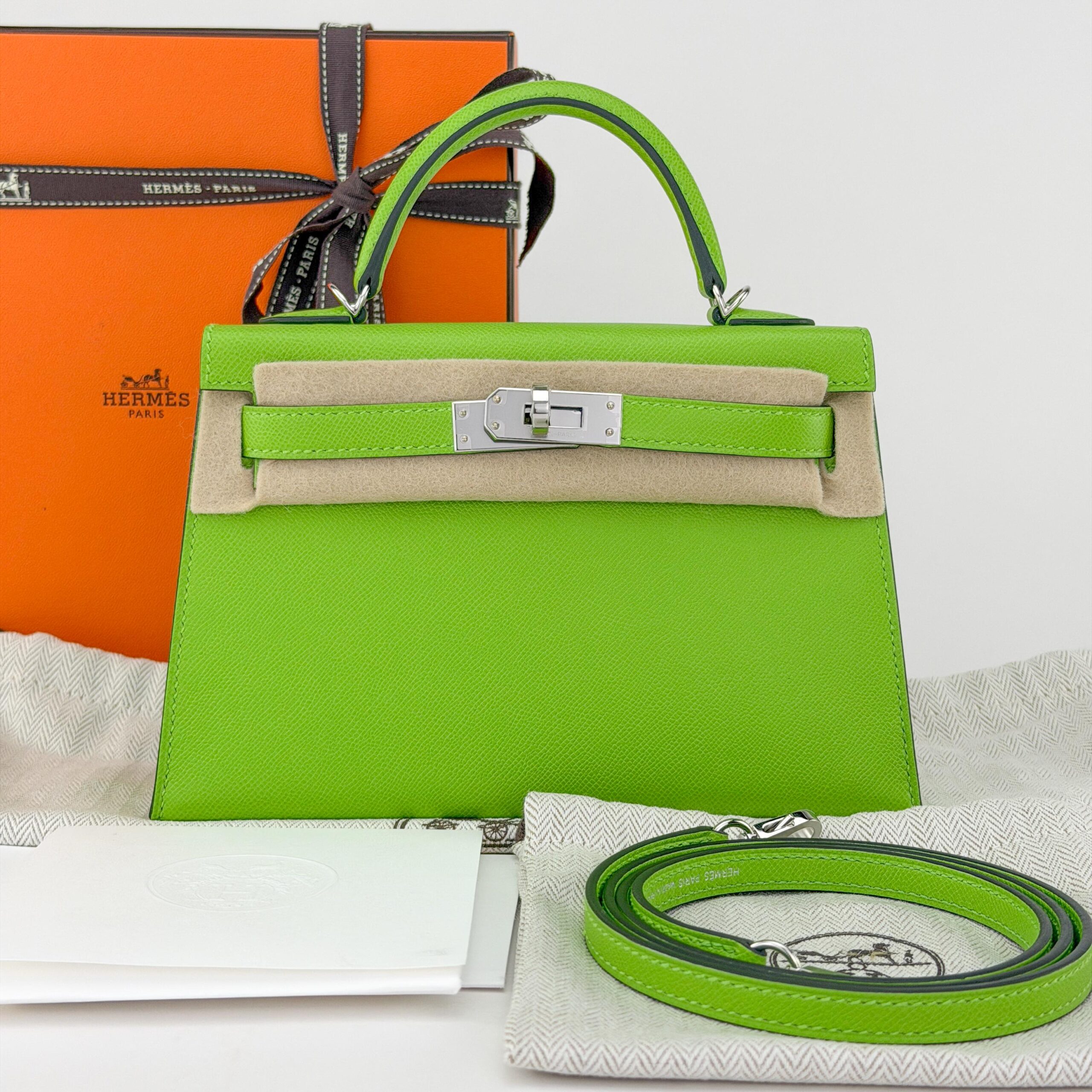 Hermes Mini Kelly 20 Sellier Madame Granny Palladium Hardware G Stamp Unworn
