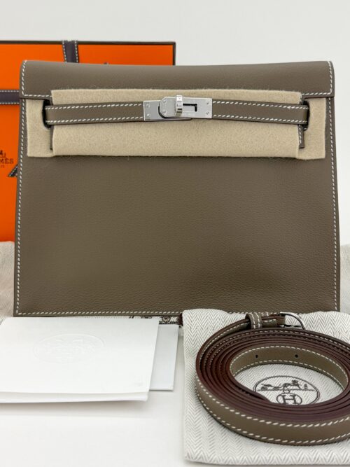 Hermès Kelly Danse Evercolor Etoupe Palladium Hardware G Stamp Unworn