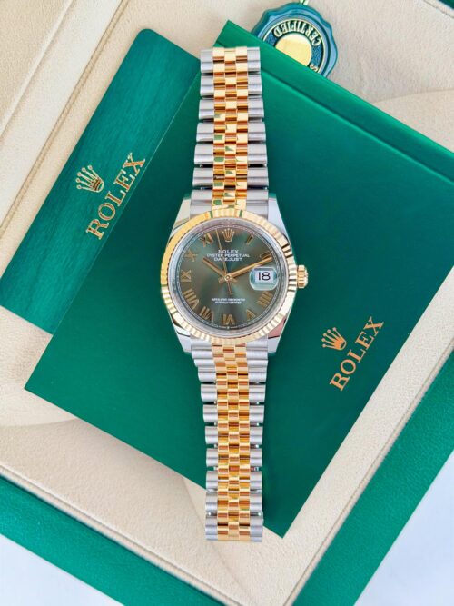 Rolex Datejust 36mm UNWORN 2026 Olive Green Roman Fluted Jubilee 126233