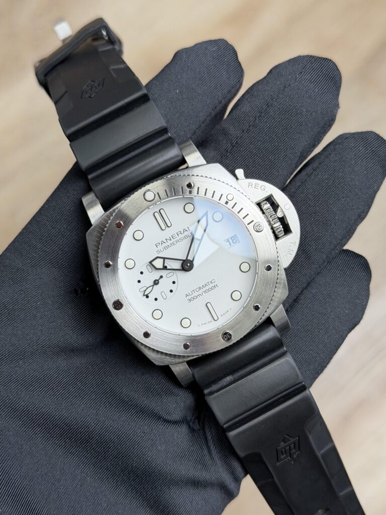 Panerai Submersible Bianco 42mm 2022 White Excellent PAM01223