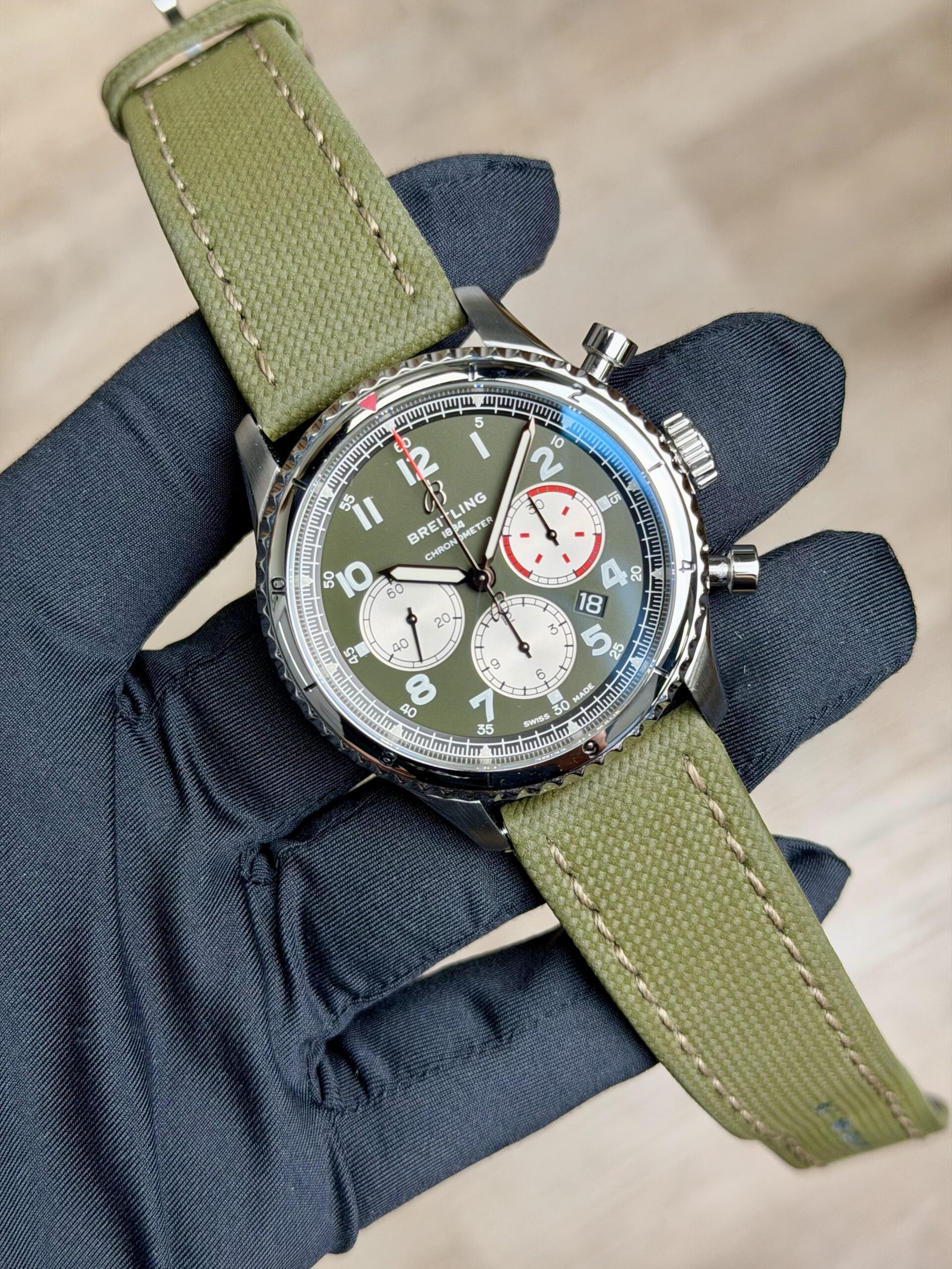 Breitling Aviator 8 UNWORN 2026 Curtiss Warhawk 43mm Green AB01192A1L1X1
