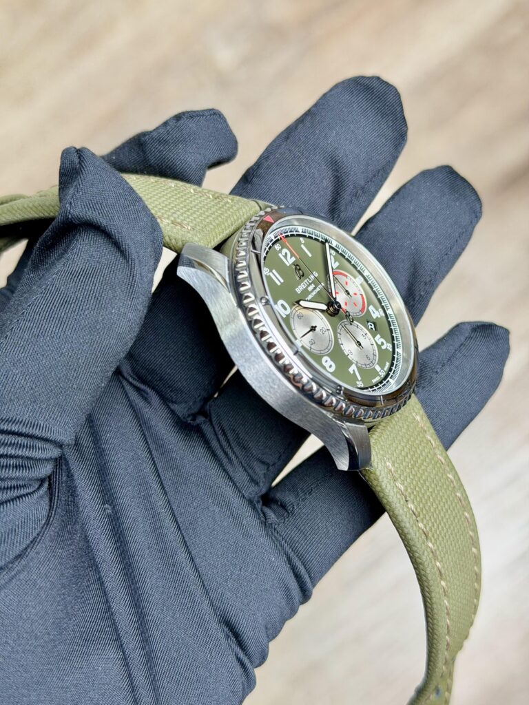 Breitling Aviator 8 UNWORN 2026 Curtiss Warhawk 43mm Green AB01192A1L1X1