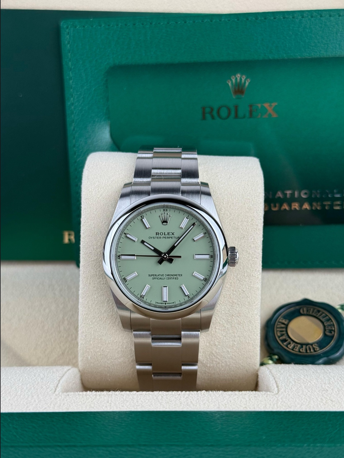 Rolex Oyster Perpectual 34 Pistachio Index Smooth Oyster 2026 Unworn 124200